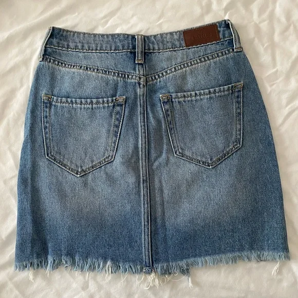 Hollister light wash denim mini skirt - Picture 6 of 8